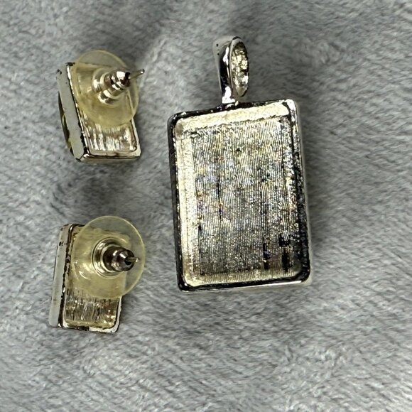 Floral Jewelry Pendant Pierced Earring Set Green Color Center Silver-Tone Frames - Picture 10 of 16